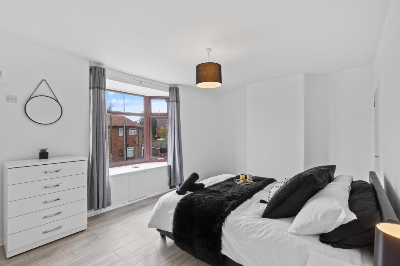 Nuneaton - Ideal 3 Bedroom, Wi-Fi Parking, Sleeps 6 - Jrr Stays Buitenkant foto