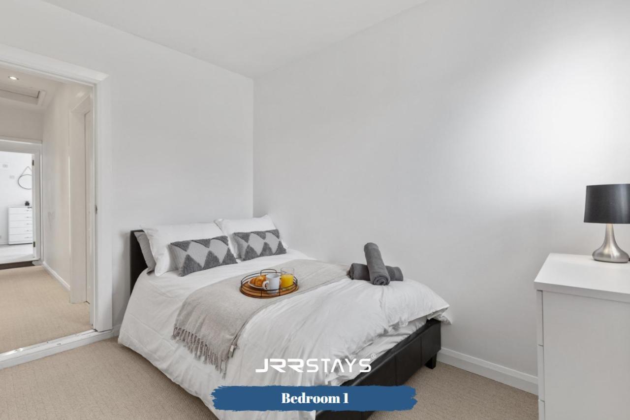 Nuneaton - Ideal 3 Bedroom, Wi-Fi Parking, Sleeps 6 - Jrr Stays Buitenkant foto