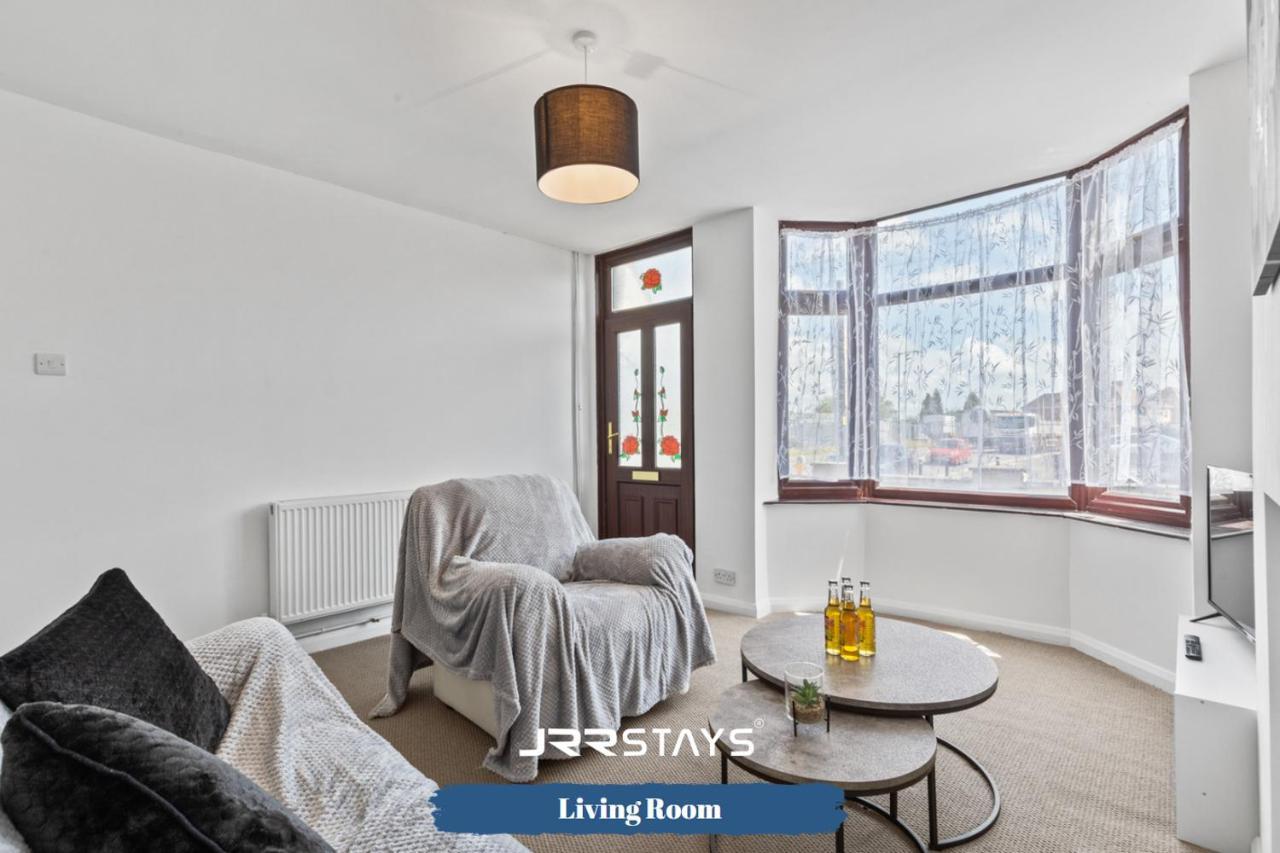 Nuneaton - Ideal 3 Bedroom, Wi-Fi Parking, Sleeps 6 - Jrr Stays Buitenkant foto