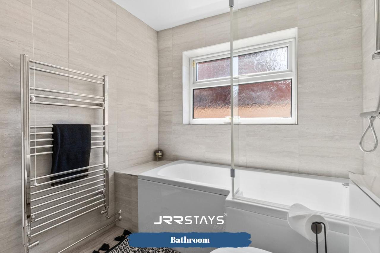 Nuneaton - Ideal 3 Bedroom, Wi-Fi Parking, Sleeps 6 - Jrr Stays Buitenkant foto