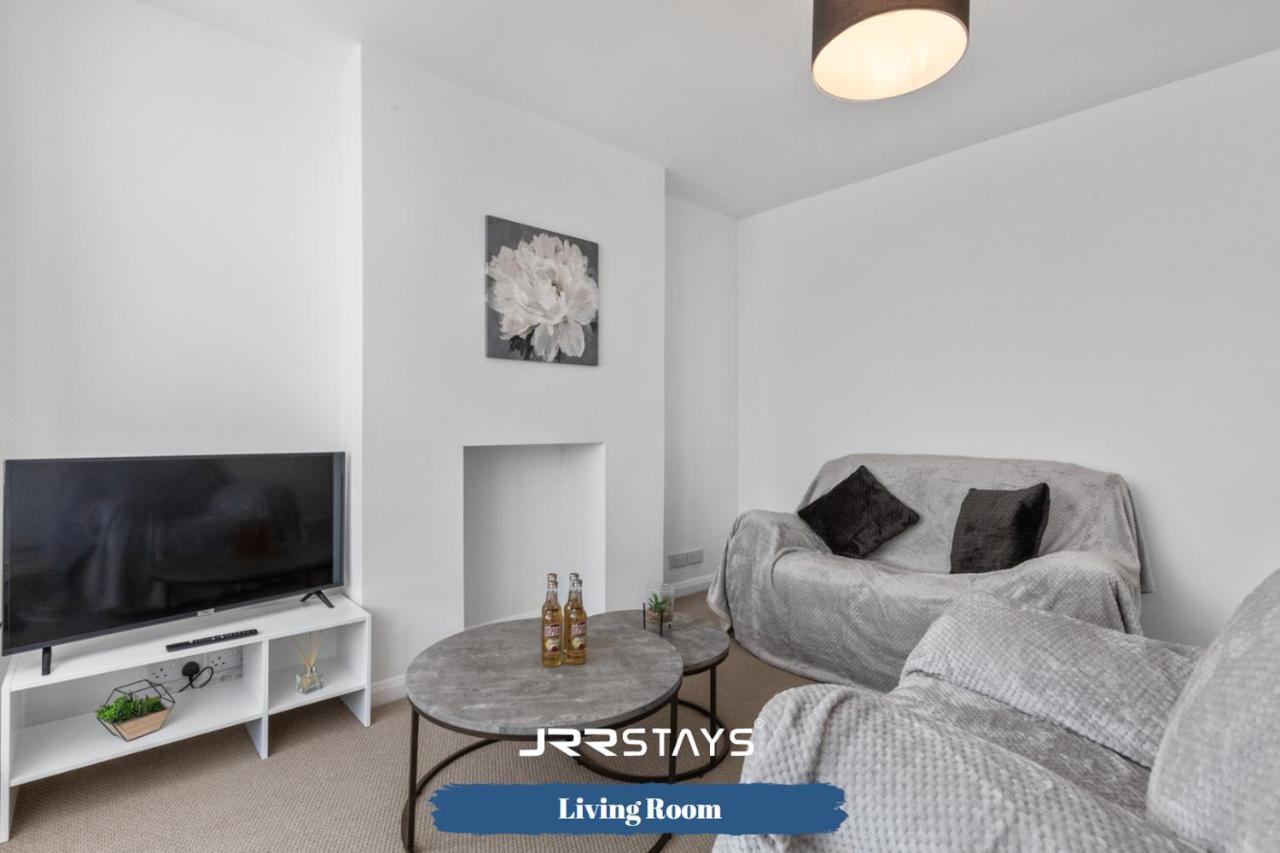 Nuneaton - Ideal 3 Bedroom, Wi-Fi Parking, Sleeps 6 - Jrr Stays Buitenkant foto